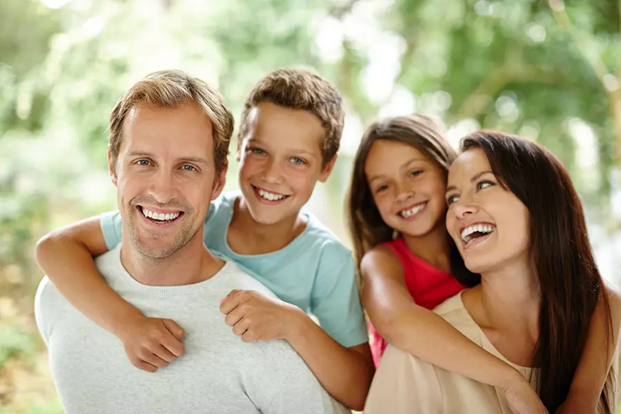 rothe-immobilien-teaser-content-ueber-uns-glueckliche-familie